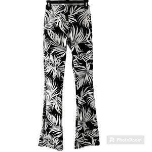 NWT ZARA Black & White Jacquard Palm Print Flare Pull On Knit Pants - Size Small